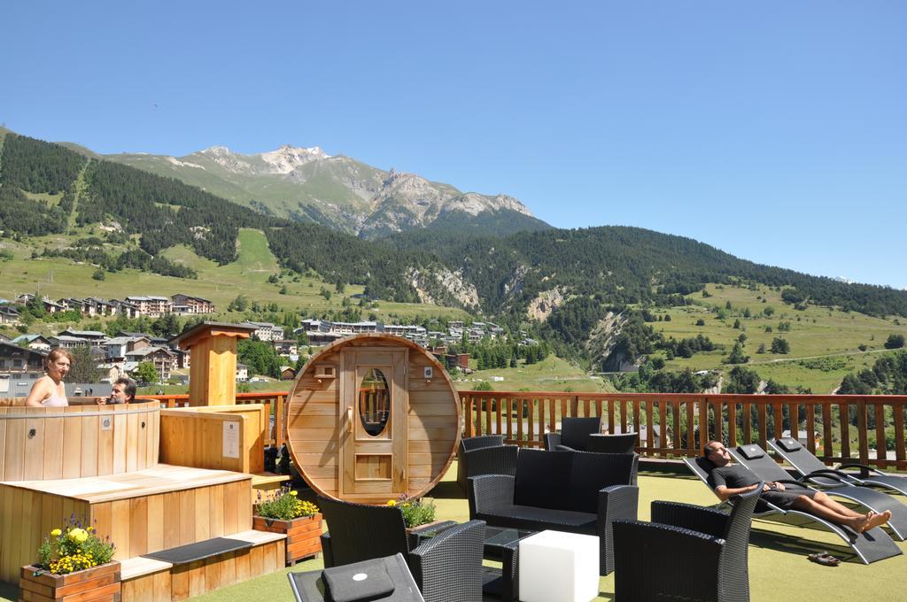 Du Soleil Hotel